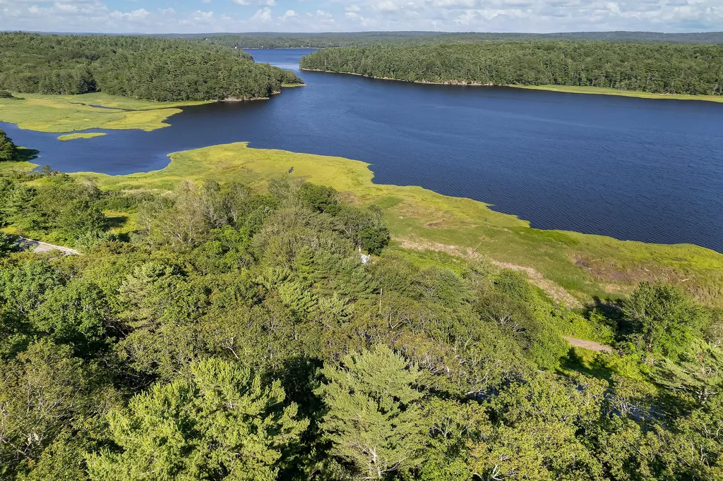 674 Main Road Phippsburg ME 04562