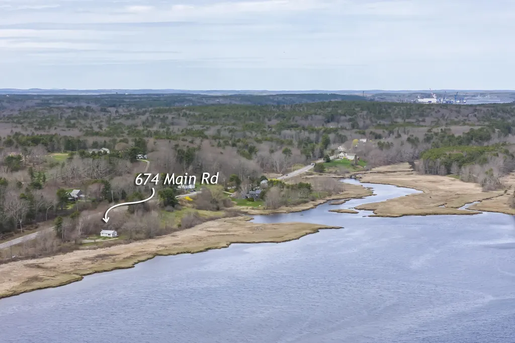 674 Main Road Phippsburg ME 04562