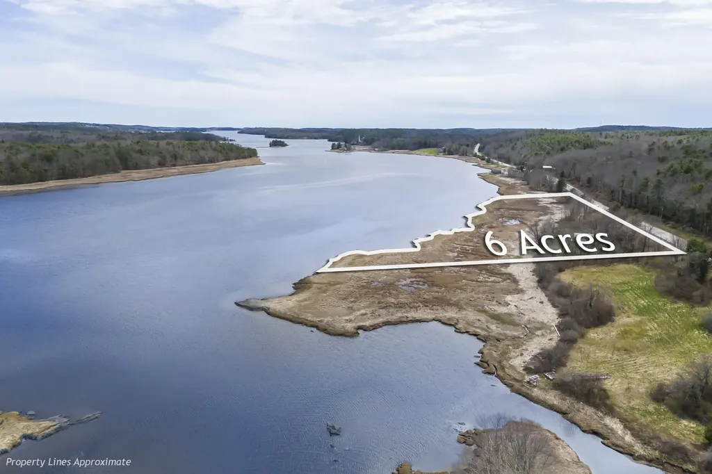 674 Main Road Phippsburg ME 04562