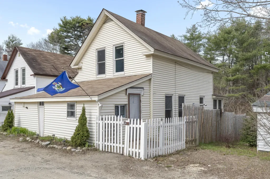 7 South Street Topsham ME 04086