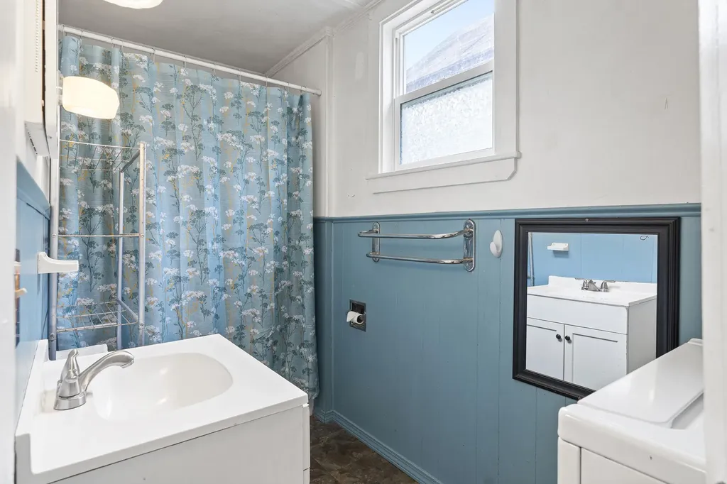 7 South Street Topsham ME 04086