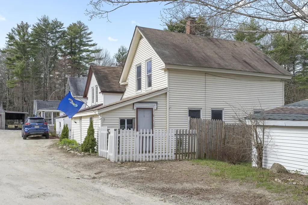 7 South Street Topsham ME 04086