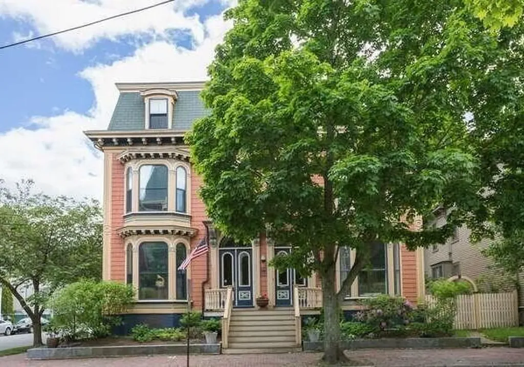 124 Pine Street Portland ME 04102