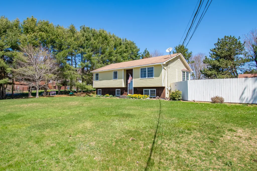 20 Sherry Lane Auburn ME 04210