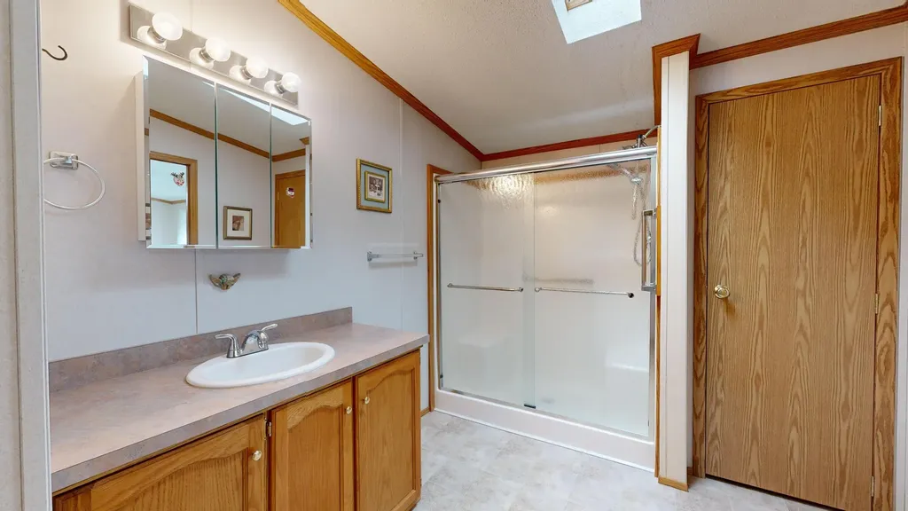 6 Ivy Drive Norway ME 04268