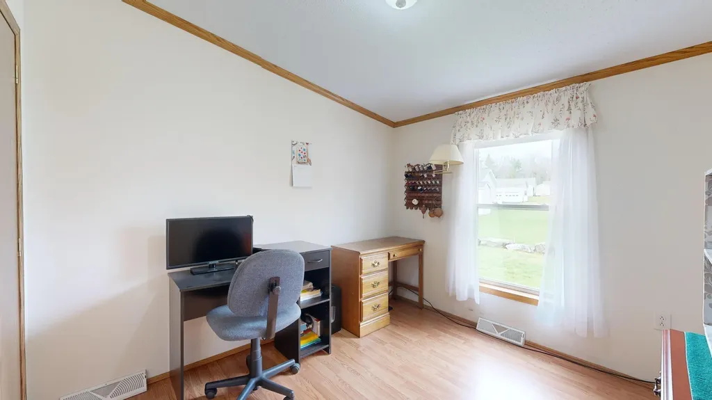 6 Ivy Drive Norway ME 04268