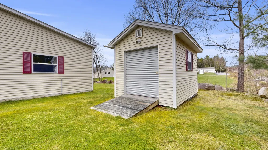 6 Ivy Drive Norway ME 04268