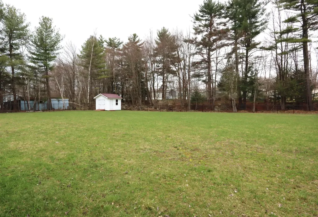 6 Ivy Drive Norway ME 04268
