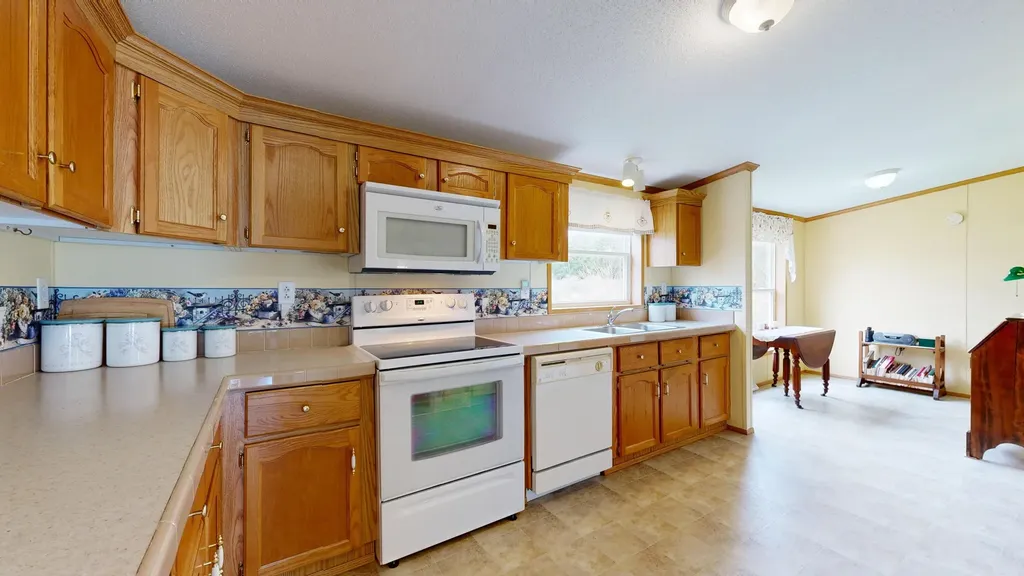 6 Ivy Drive Norway ME 04268