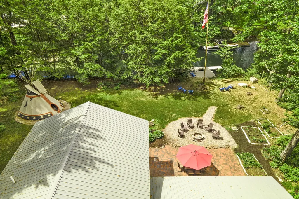 6 Bayview Drive Raymond ME 04071