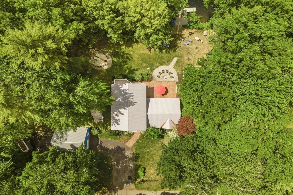 6 Bayview Drive Raymond ME 04071