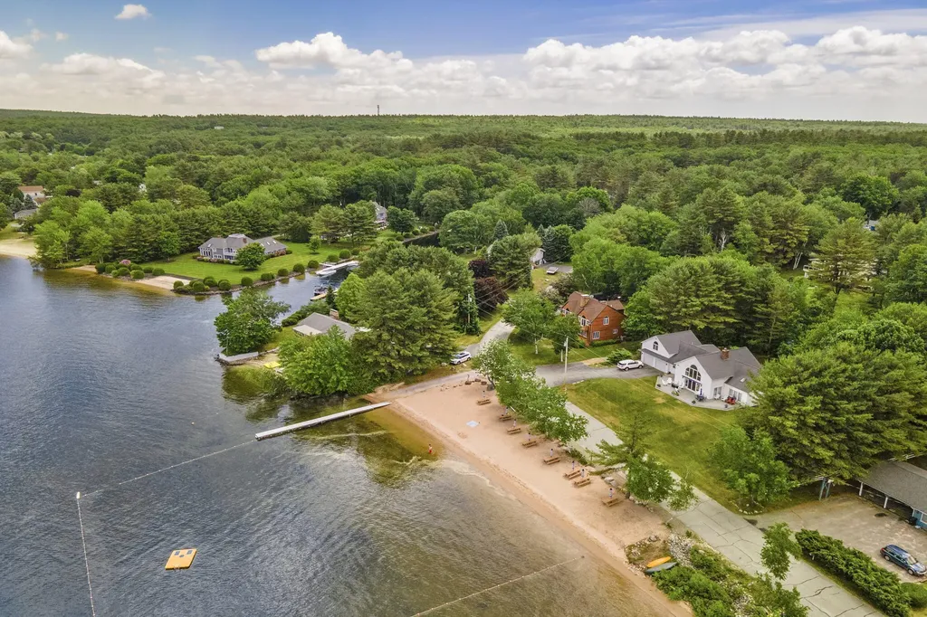 6 Bayview Drive Raymond ME 04071