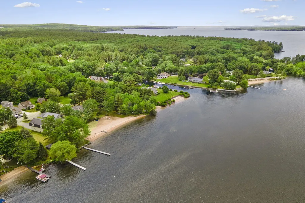 6 Bayview Drive Raymond ME 04071