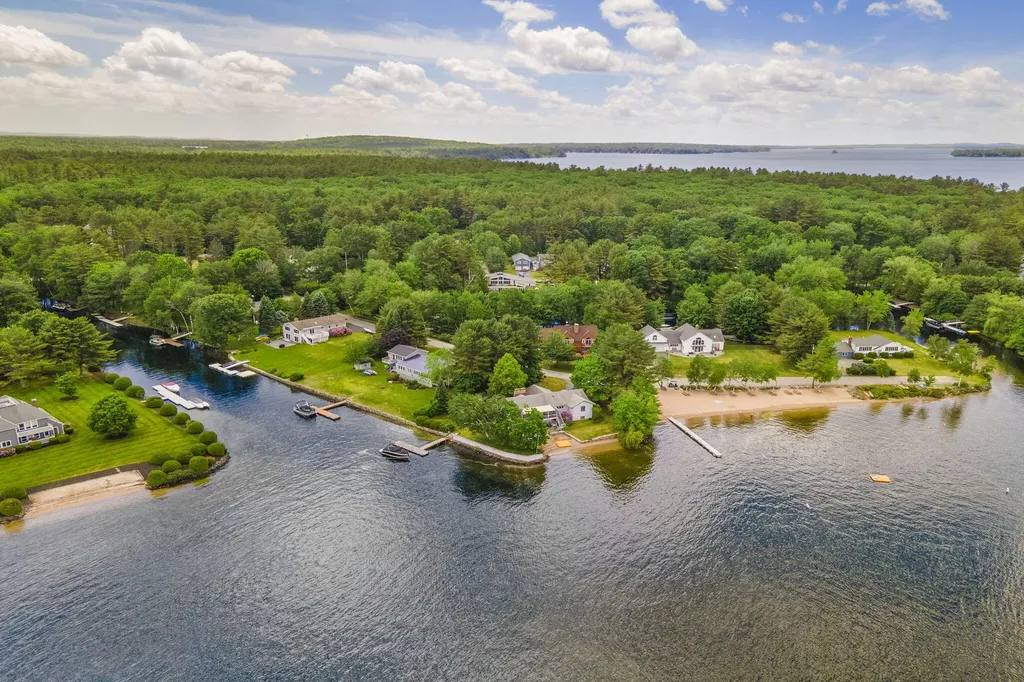 6 Bayview Drive Raymond ME 04071