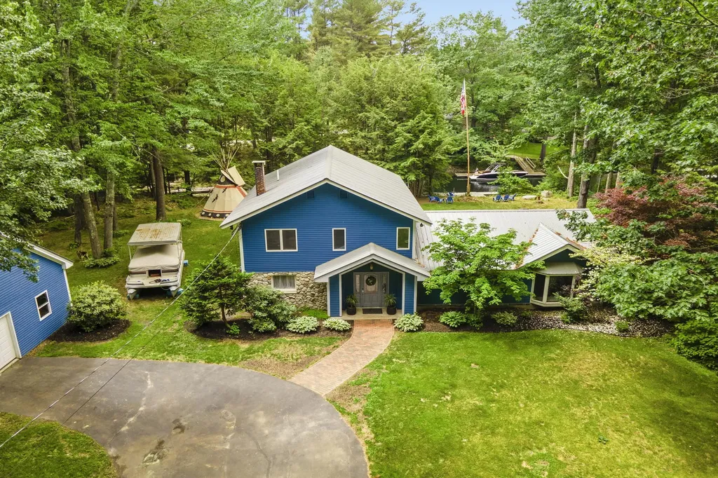 6 Bayview Drive Raymond ME 04071