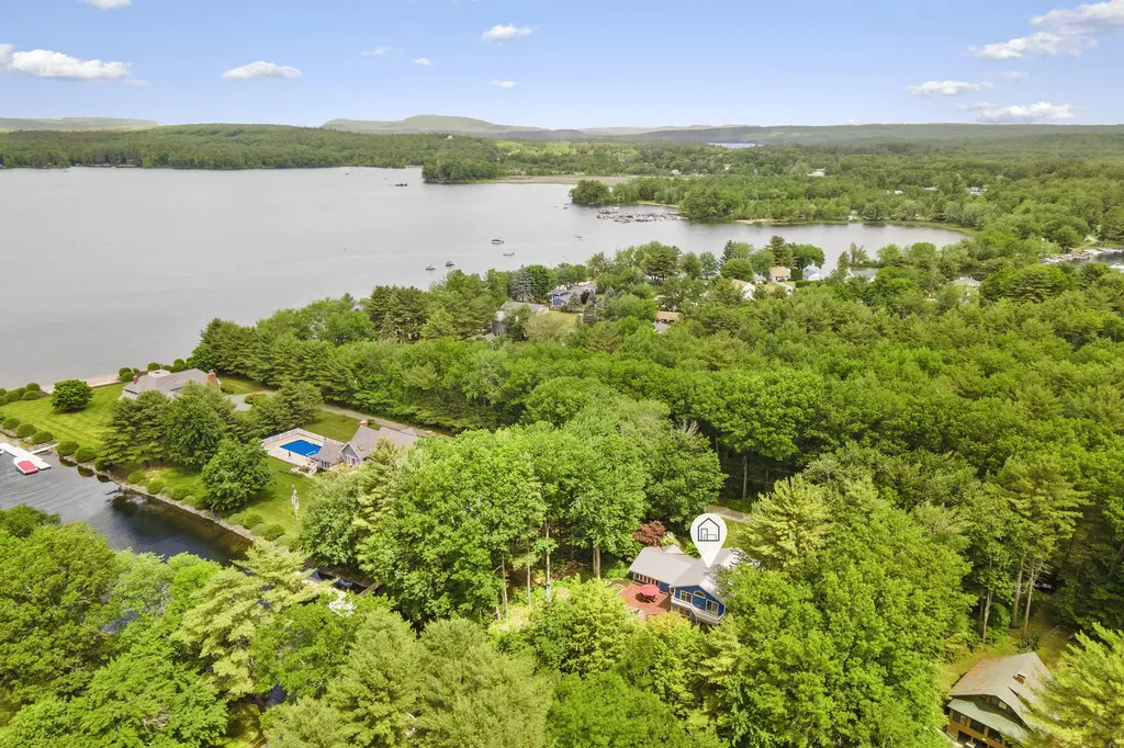 6 Bayview Drive Raymond ME 04071