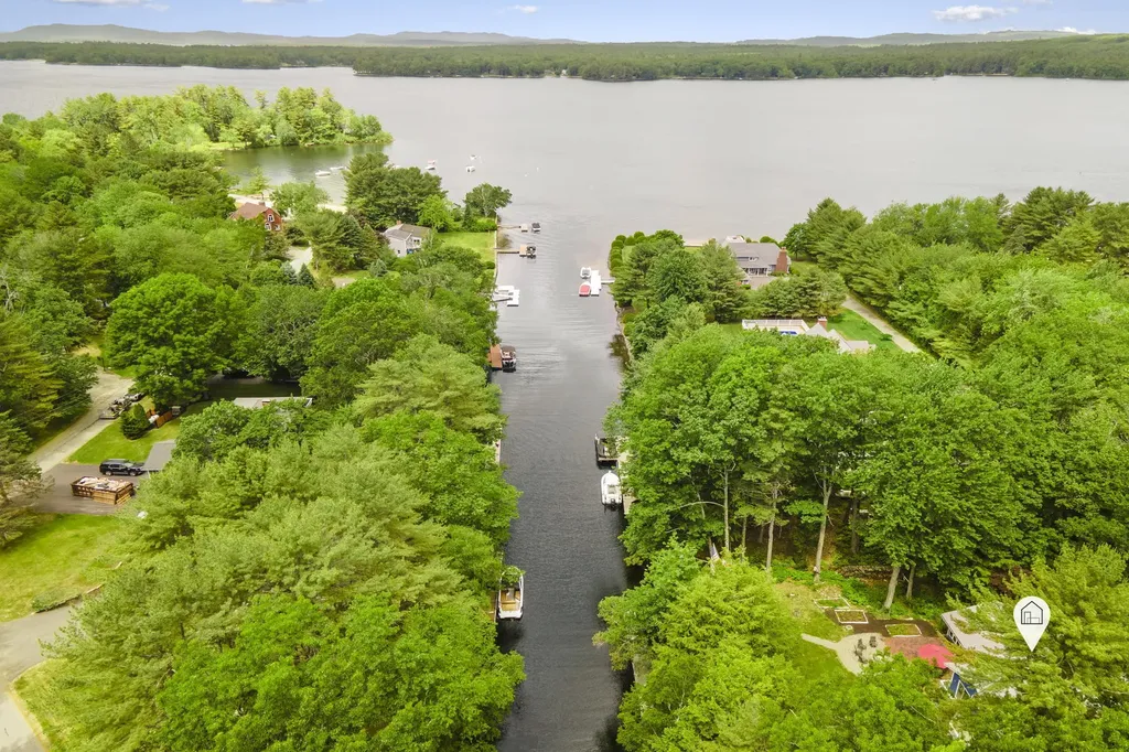 6 Bayview Drive Raymond ME 04071