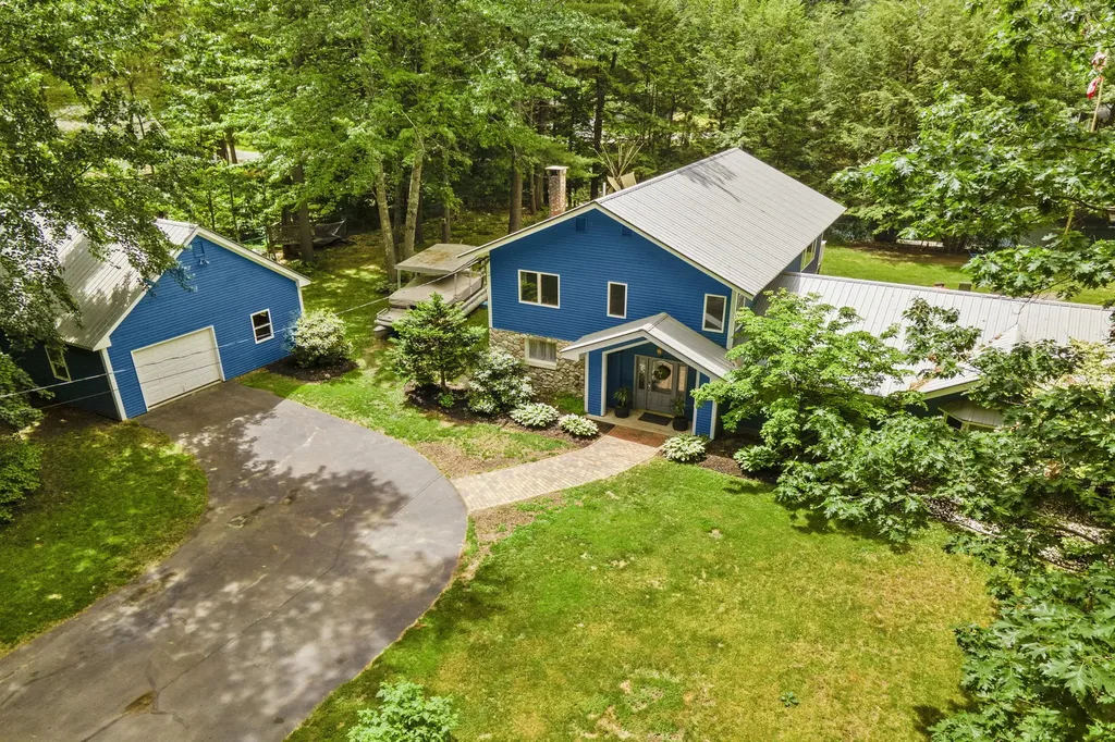 6 Bayview Drive Raymond ME 04071