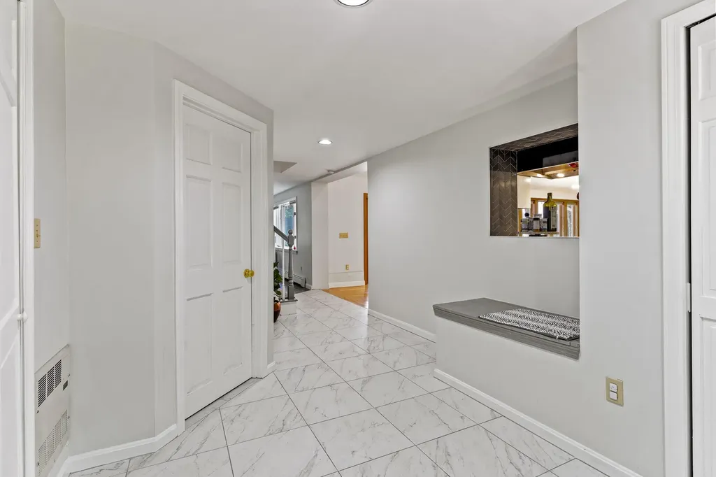 6 Bayview Drive Raymond ME 04071