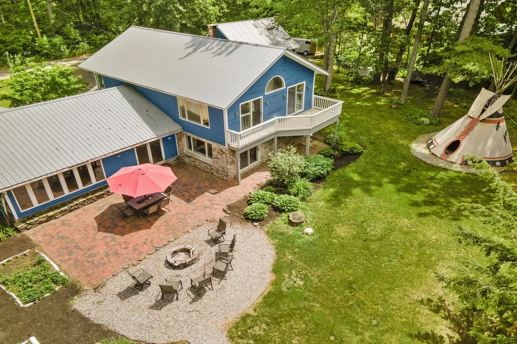 6 Bayview Drive Raymond ME 04071