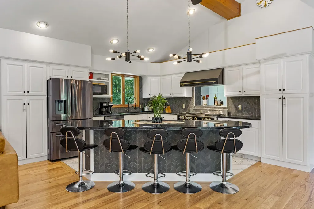 6 Bayview Drive Raymond ME 04071