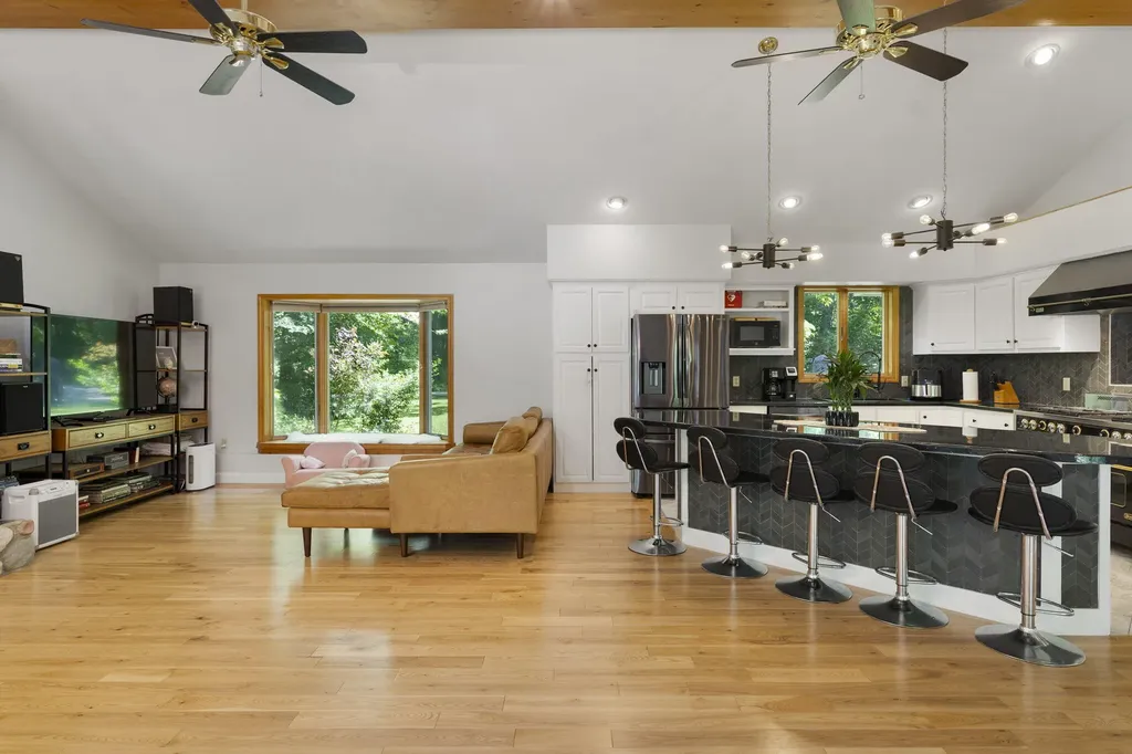 6 Bayview Drive Raymond ME 04071