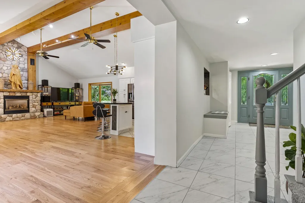 6 Bayview Drive Raymond ME 04071