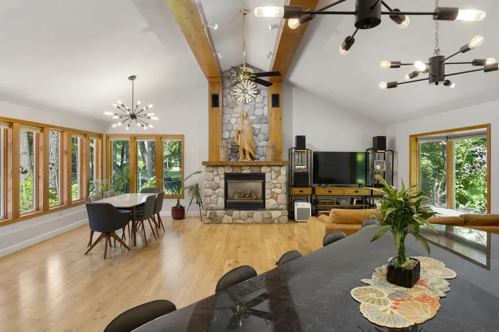 6 Bayview Drive Raymond ME 04071