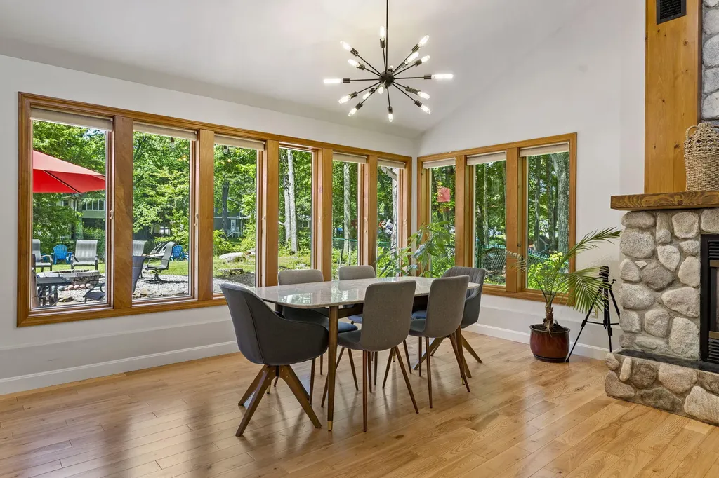 6 Bayview Drive Raymond ME 04071