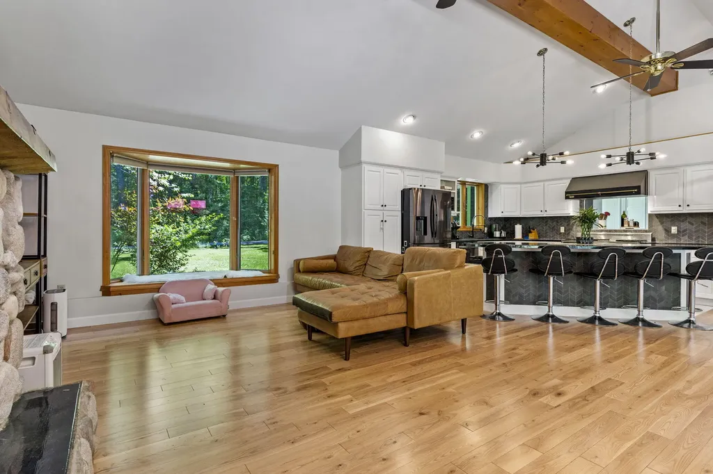 6 Bayview Drive Raymond ME 04071