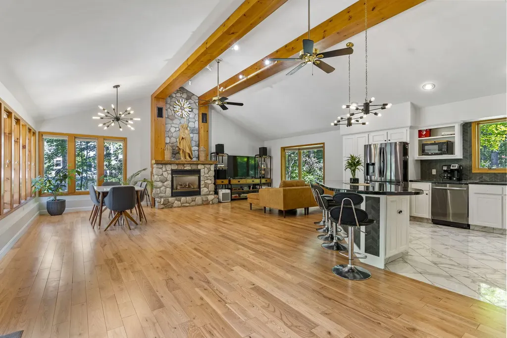 6 Bayview Drive Raymond ME 04071