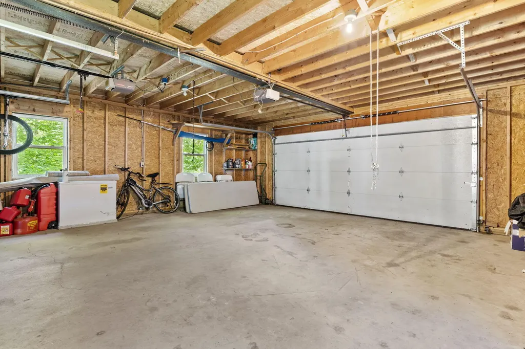 6 Bayview Drive Raymond ME 04071