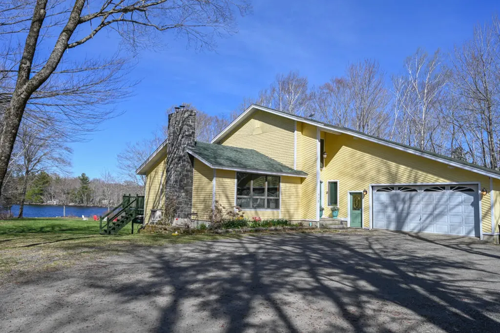 475 Beechwood Avenue Hudson ME 04468
