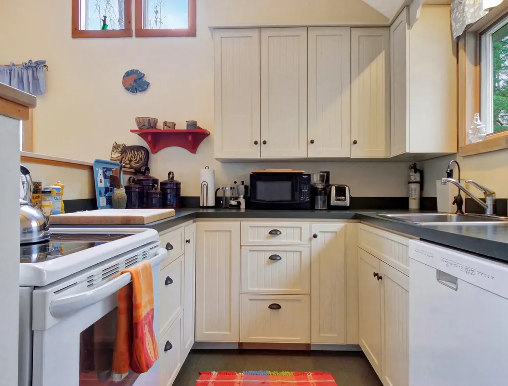 186 Peninsula Drive Rome ME 04963