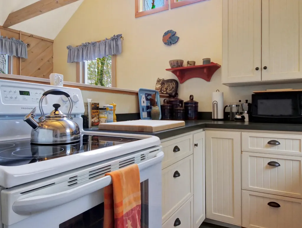 186 Peninsula Drive Rome ME 04963