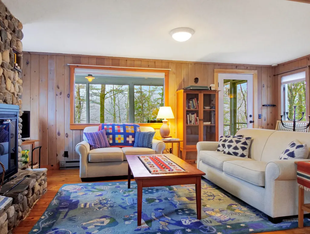 186 Peninsula Drive Rome ME 04963