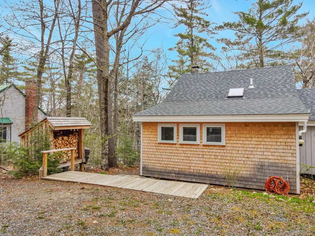 186 Peninsula Drive Rome ME 04963