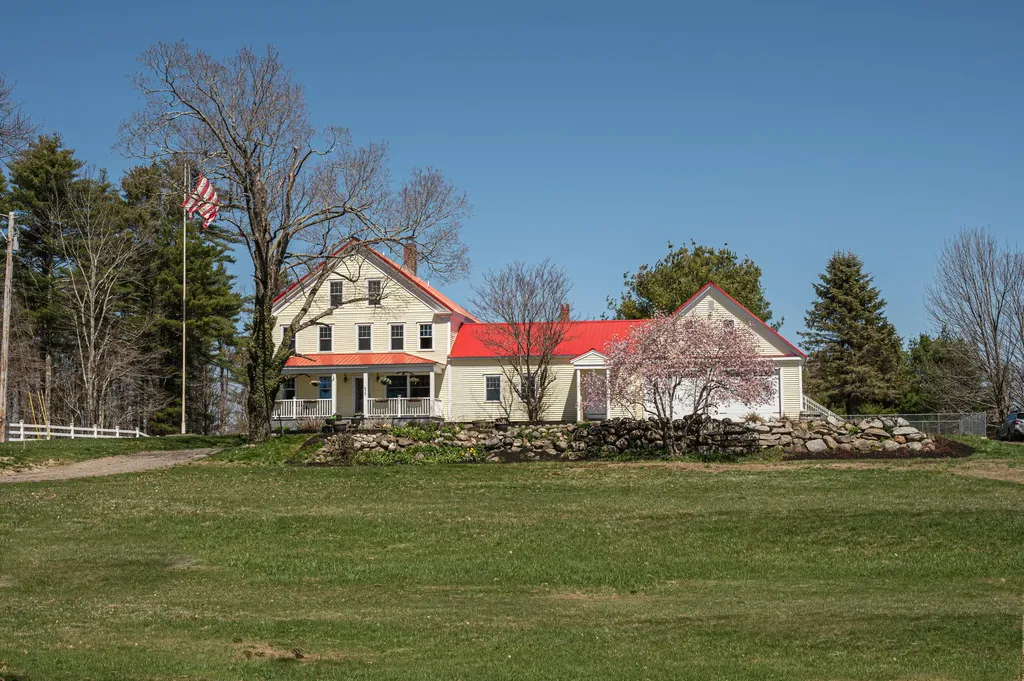 627 River Road Windham ME 04062