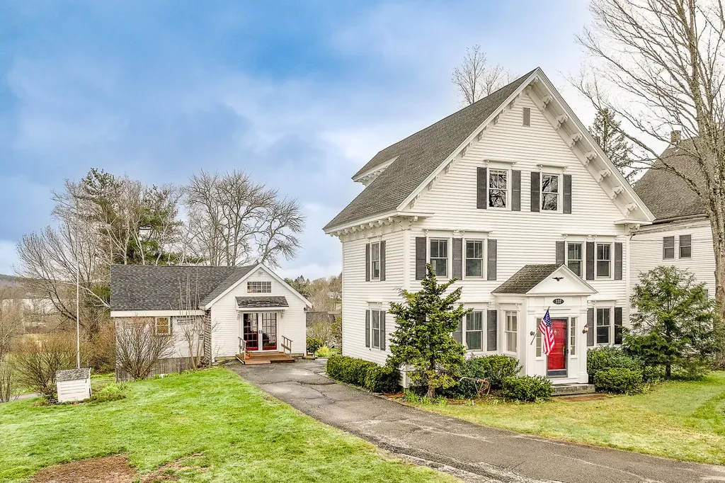 337 Common Road Union ME 04862