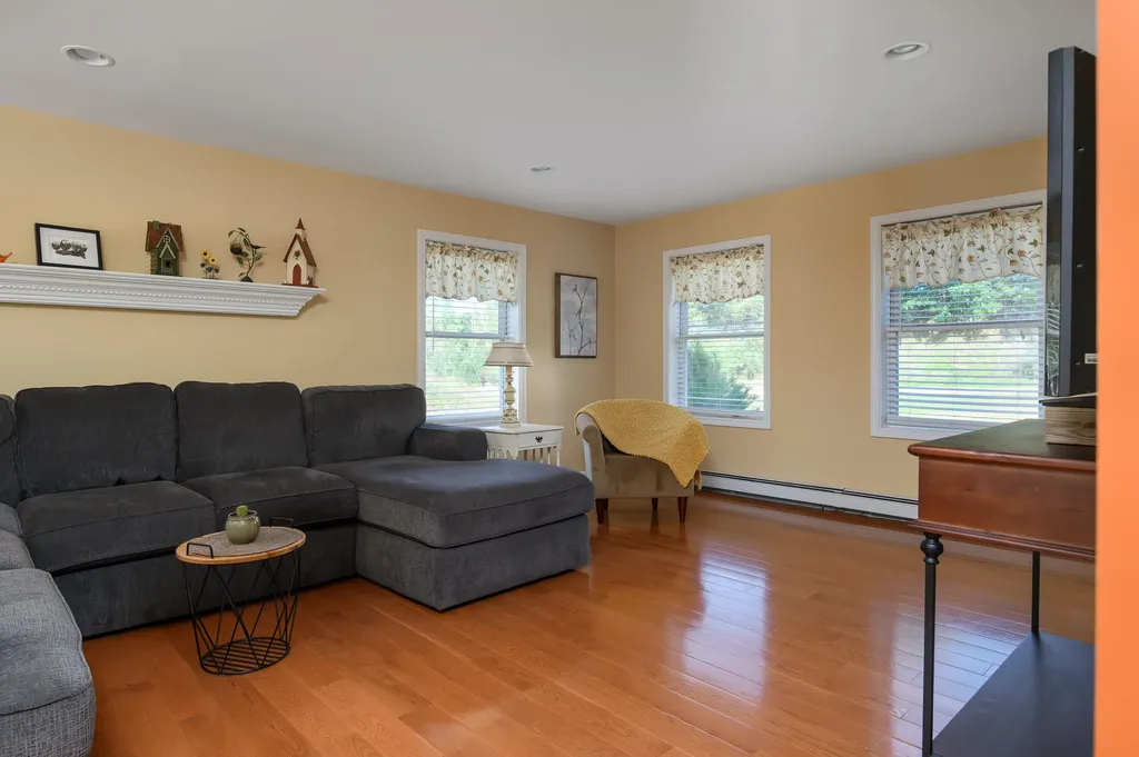5 Heritage Way Kittery ME 03904
