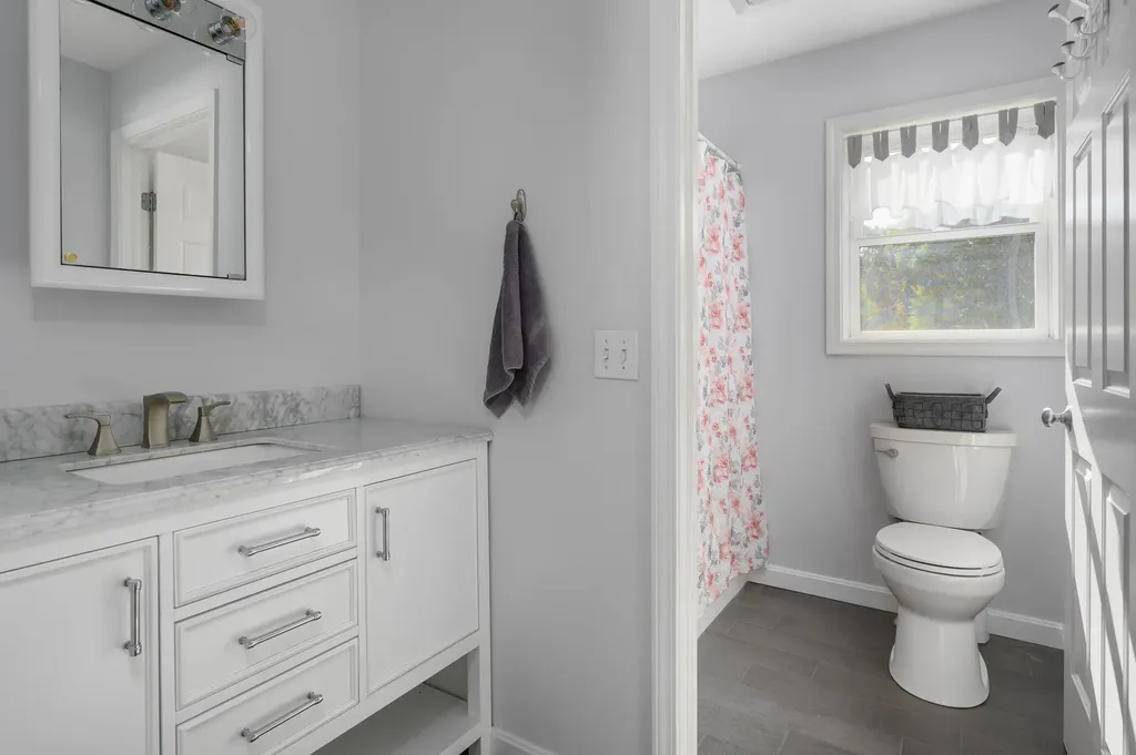 5 Heritage Way Kittery ME 03904