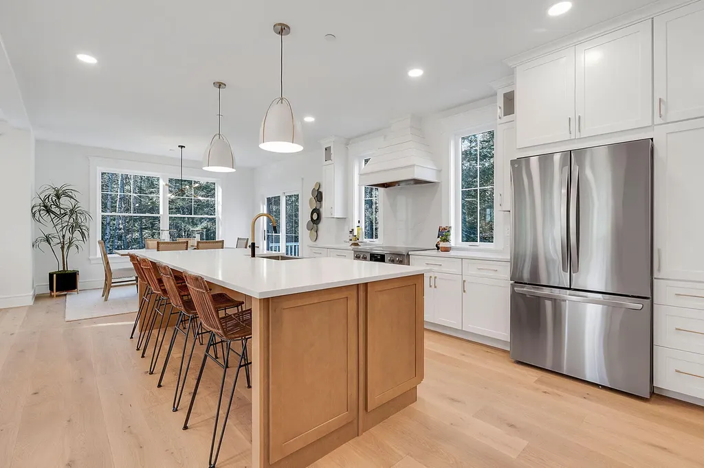 33 Rose Drive Cumberland ME 04021