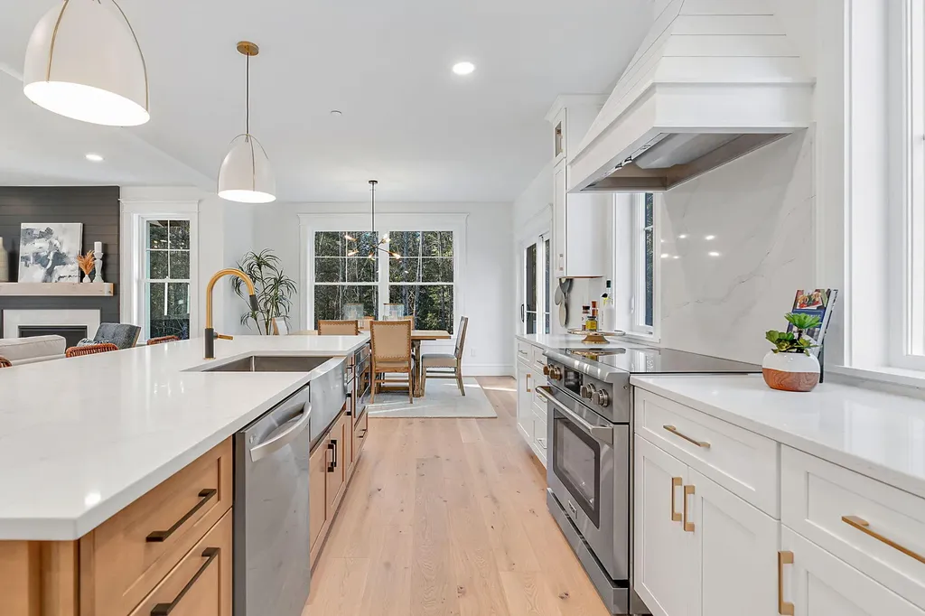 33 Rose Drive Cumberland ME 04021