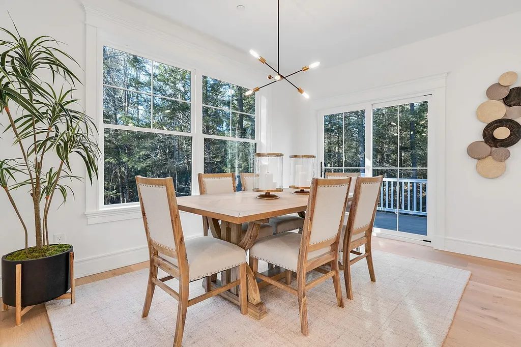 33 Rose Drive Cumberland ME 04021