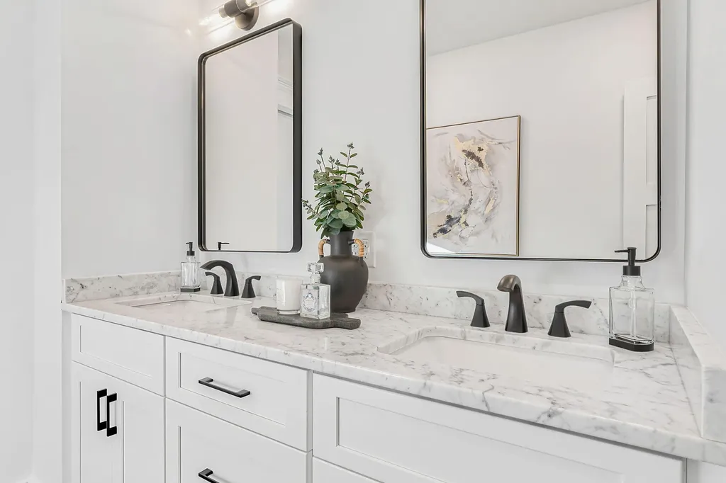 33 Rose Drive Cumberland ME 04021