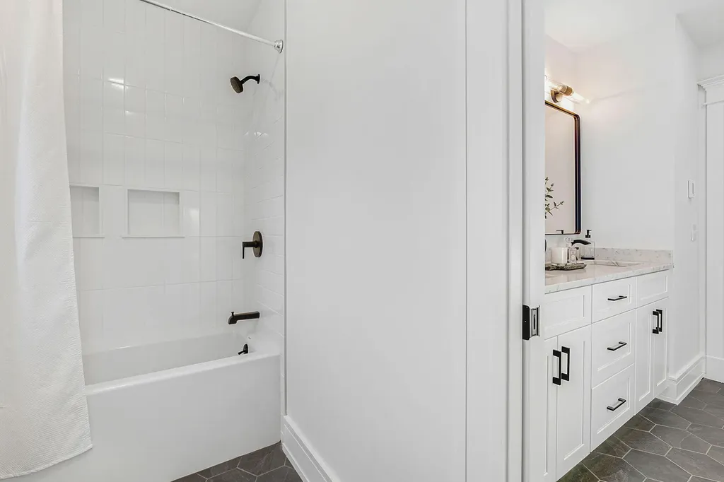 33 Rose Drive Cumberland ME 04021