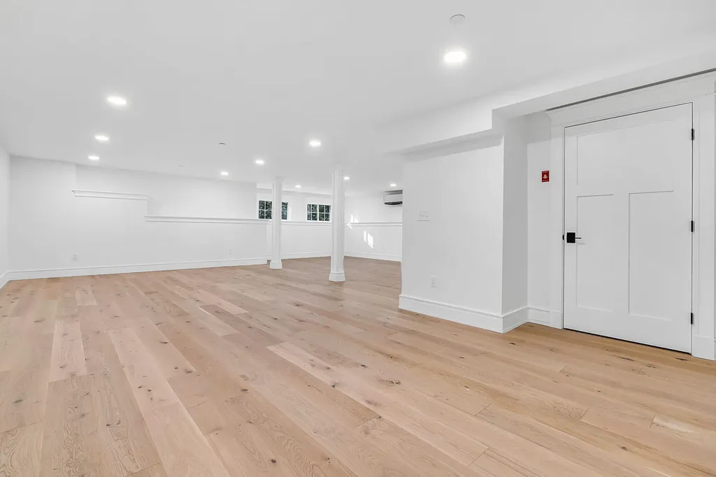33 Rose Drive Cumberland ME 04021
