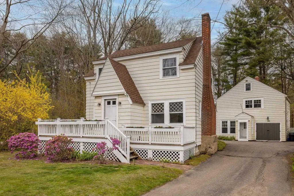189 Whipple Road Kittery ME 03904