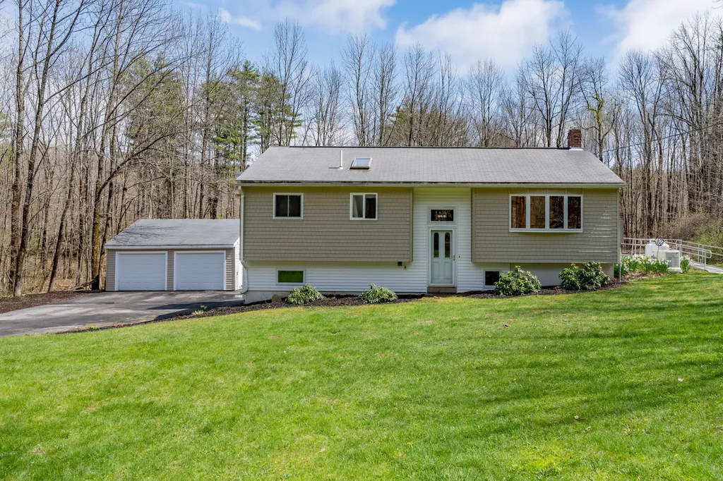 280 Woodbury Road Auburn ME 04210