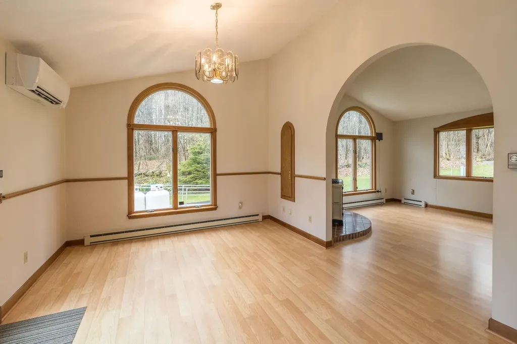 280 Woodbury Road Auburn ME 04210